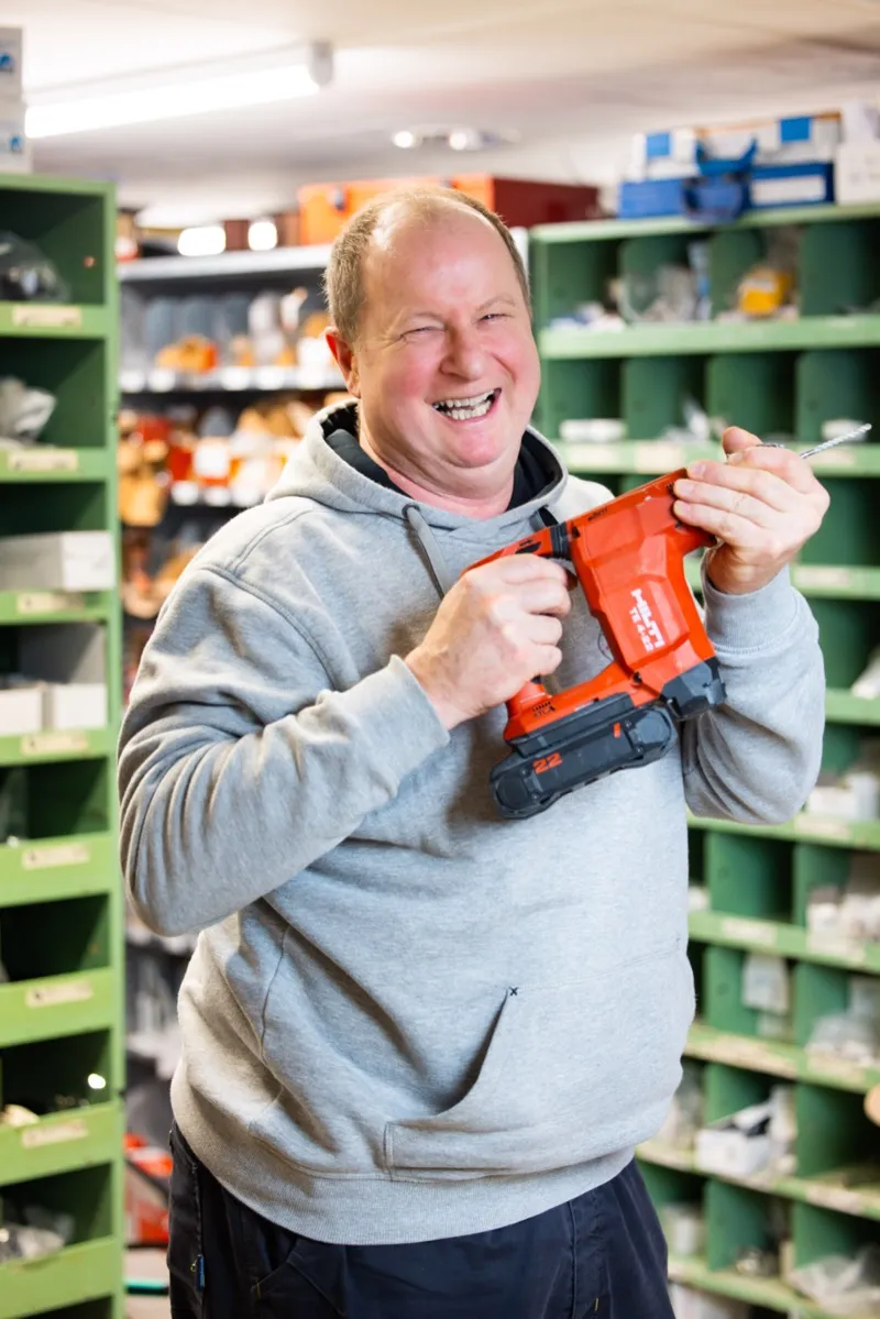 Daniel Gisler mit Hilti
